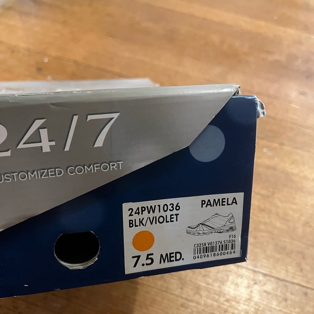 Abeo Pamela Sneakers, 7.5, with box - Picture 11 of 12